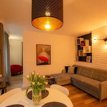69 Old Town Apartament *